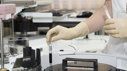 公司现有的三部分资源进行有机整合，发挥优势，在生产、管理方面提高效率，降低成本，从而在充分保障w66利来国际旗舰制药的包装材料供应的同时，走向市。囟酝庖滴。在激烈的市场竞争中谋生存、谋发展，在市场的磨砺中不断